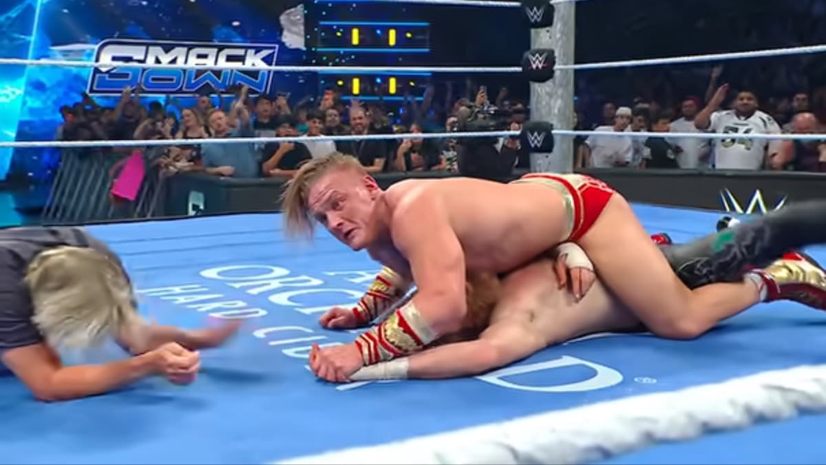 Ilja Dragunov pinning Sami Zayn on WWE SmackDown