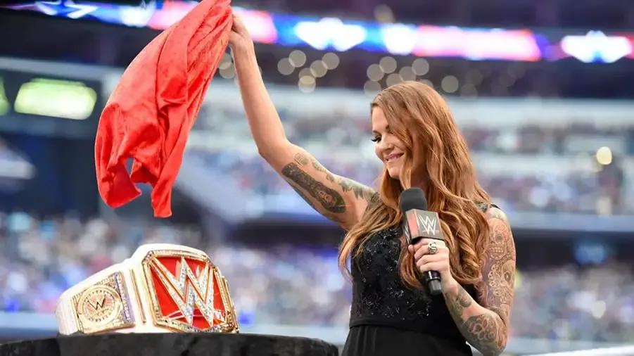 404c41635e8dd1510c2e88fc2d441584d75c2baa-lita-wrestlemania-32-womens-championship.jpg