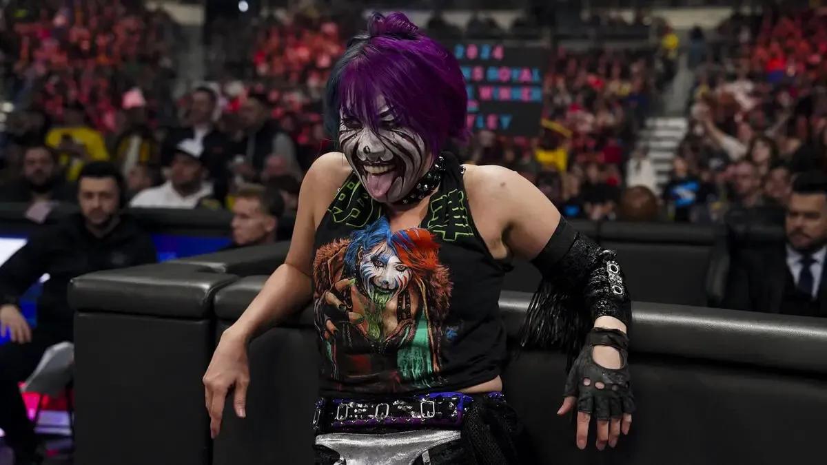 Asuka WWE December 2023.jpg