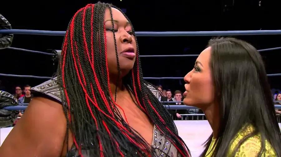 Awesome Kong vs. Gail Kim.jpg