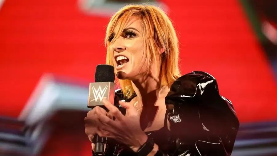 Becky Lynch bowie.jpg