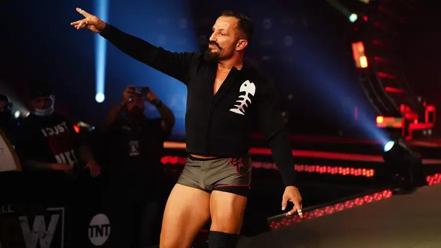 Bobby Fish- AEW Dynamite- October 2021.jpg