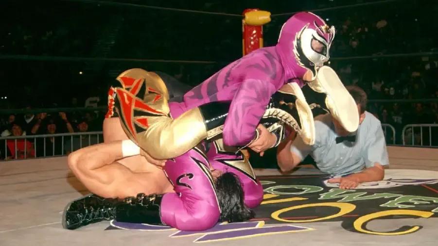 Halloween Havoc 1997 Rey Mysterio Eddie Guerrero.jpg