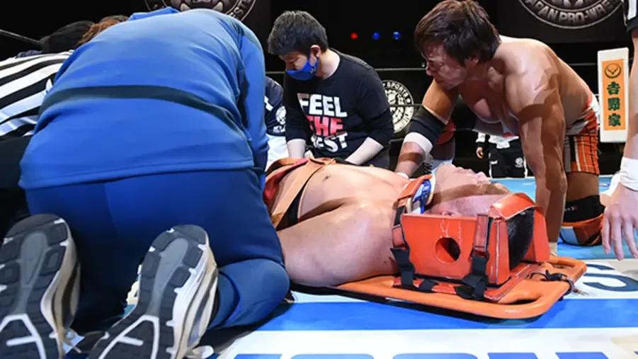 Hiroyoshi Tenzan stretcher.jpg