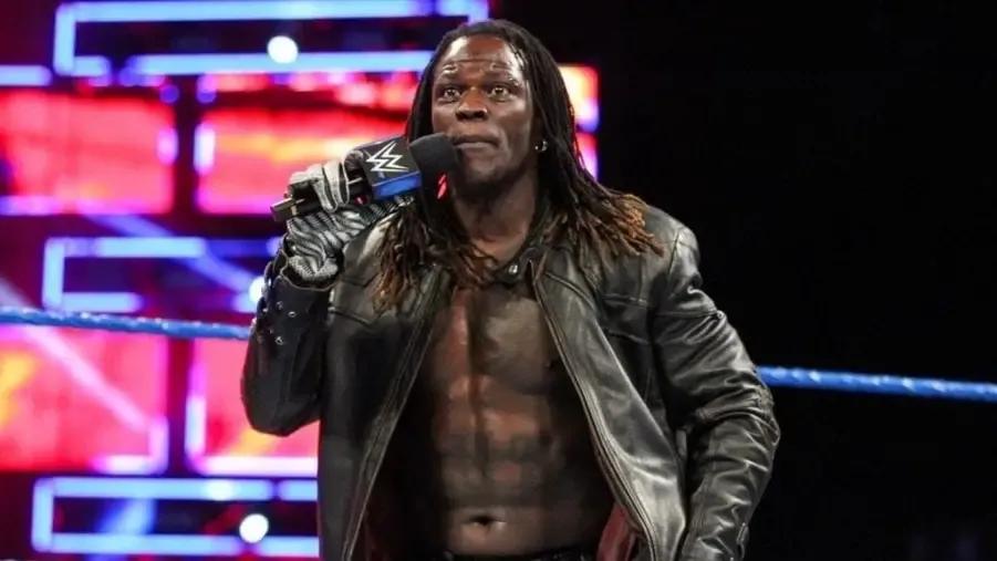 R-Truth- WWE SmackDown 2020.jpg