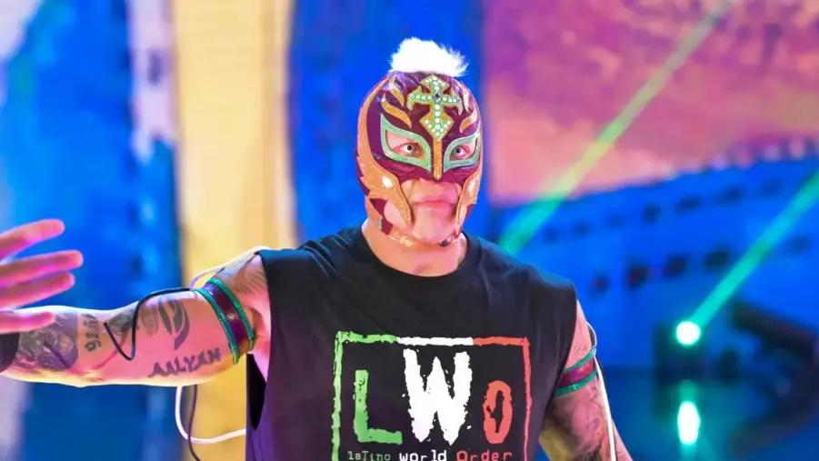 Rey Mysterio LWO 2023 Entrance.jpg