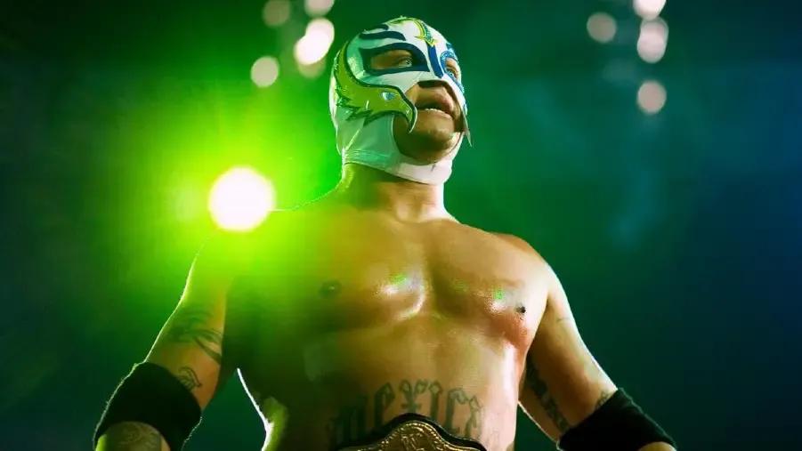 Rey Mysterio World Heavyweight Champion 2006.jpg