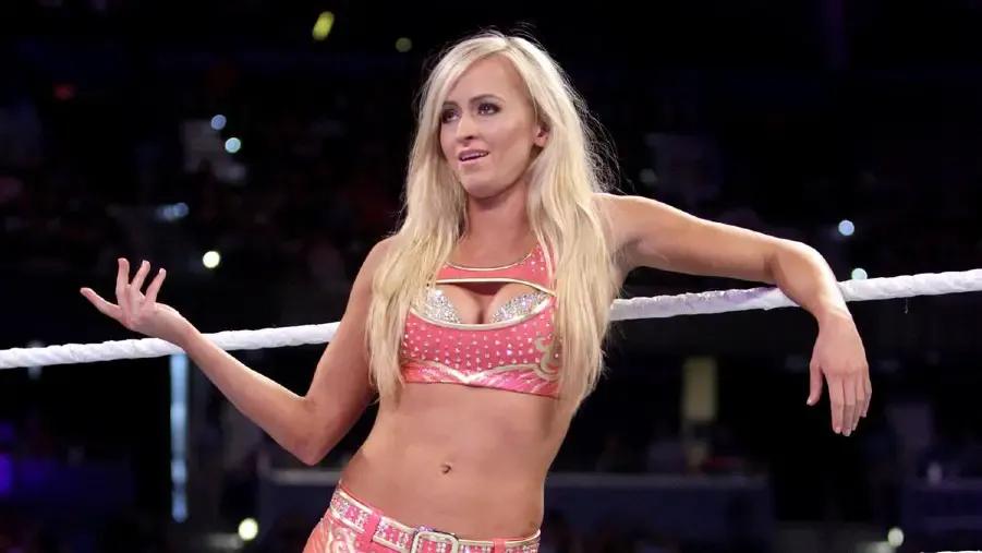 Summer Rae WWE Raw 2016.jpg