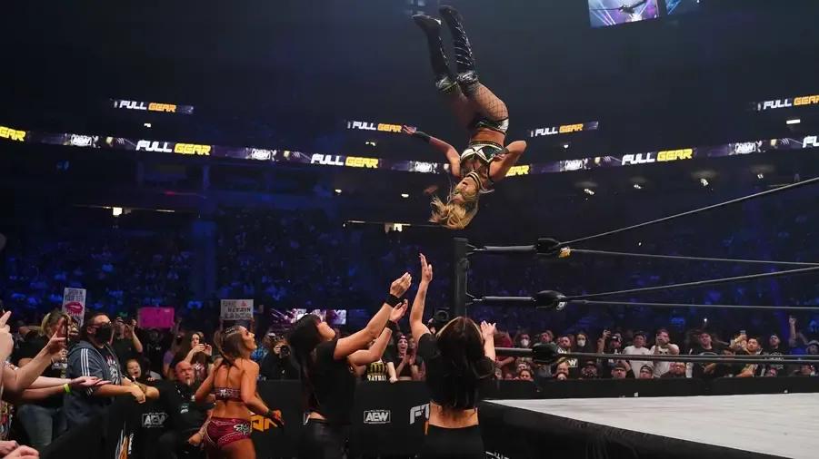 Tay Conti- Moonsault- AEW Full Gear 2021.jpg