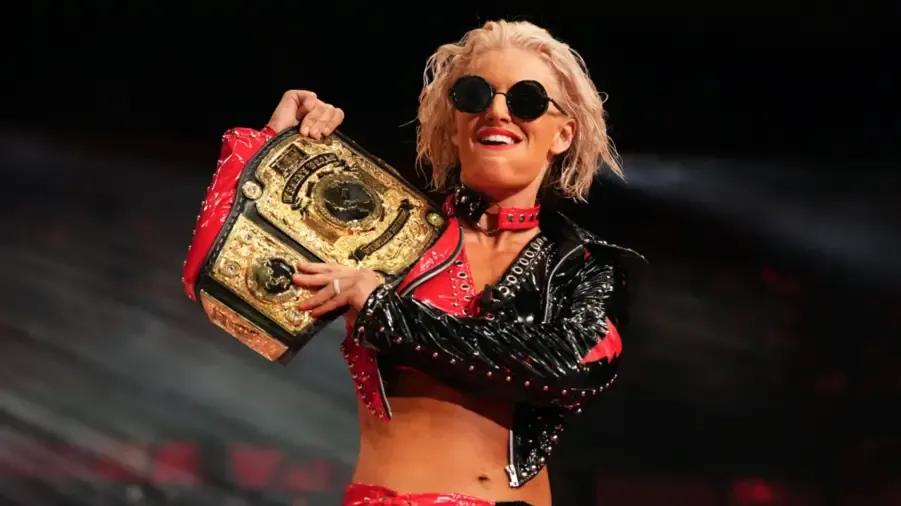 Toni Storm Grand Slam 2022.png