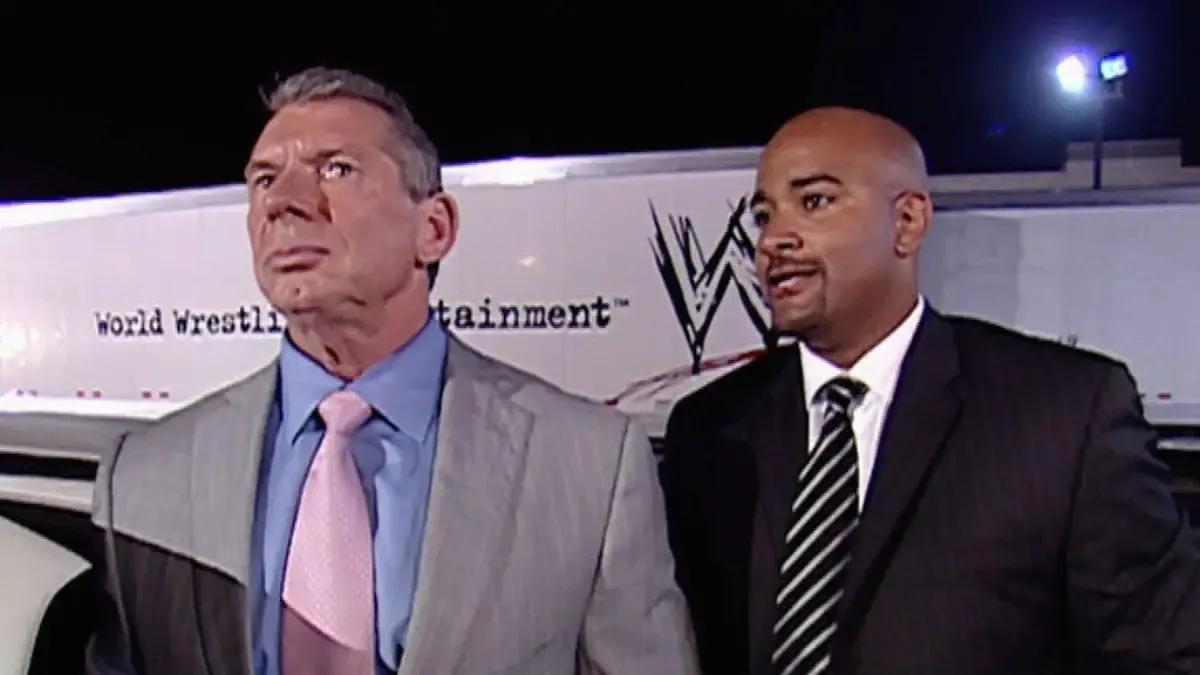 Vince McMahon Jonathan Coachman 2007.jpg