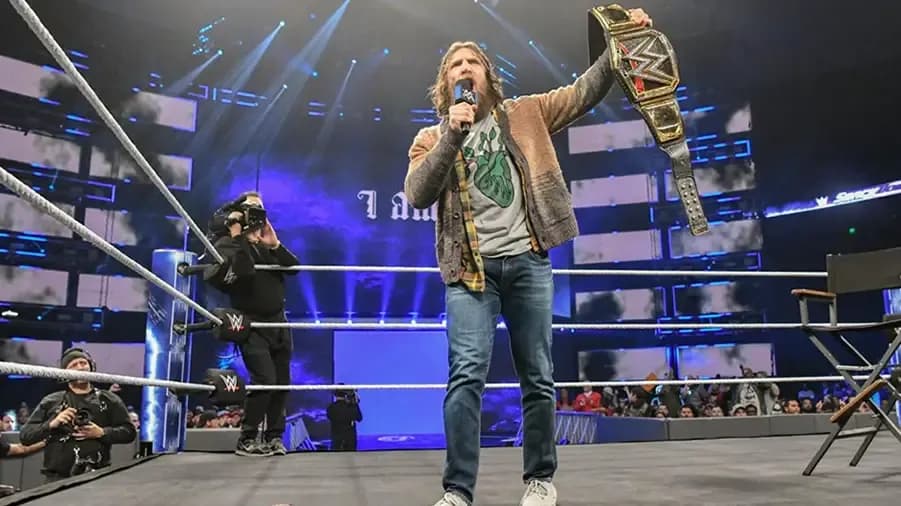 https://cultaholic.com/files/images/253ae3c740c94434994d1f9efe4037deab84876f-DANIEL-BRYAN-WWE-CHAMPION.jpg